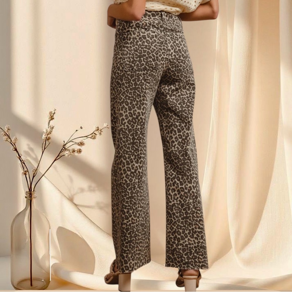 Leopard Print Mid Rise Flare Jeans - Picture 5 of 7